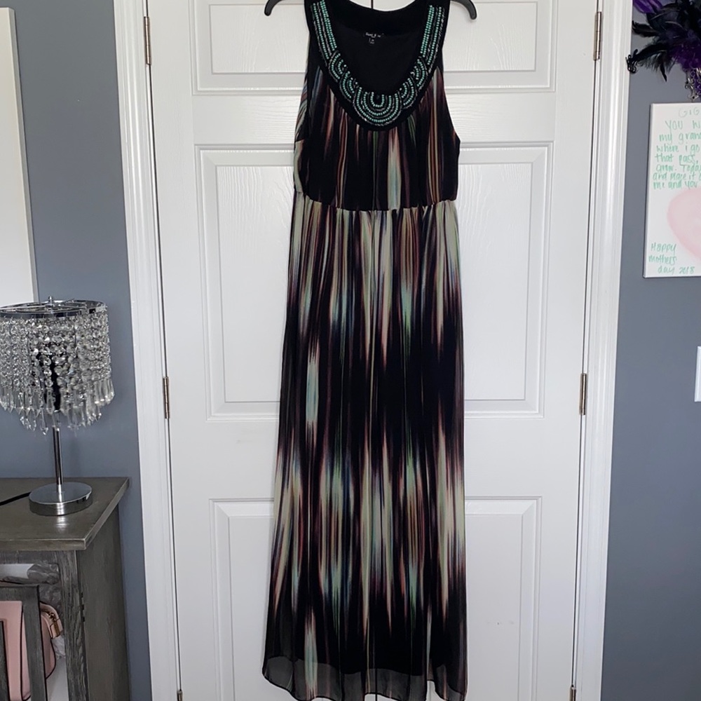 Multi-colored sleeveless maxi dress